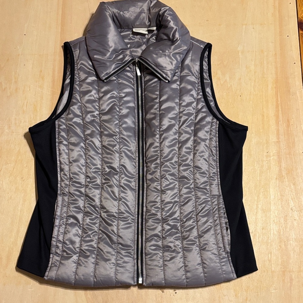 Zenergy by Chico’s Platinum and Black Quilted Puffy Vest